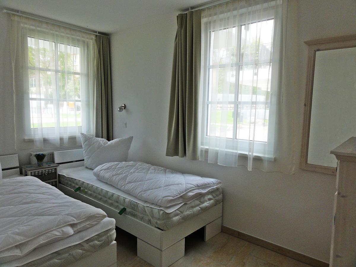 3 Zimmer Ferienwohnung Haus Meeresblick Mit Meerblick A005 Mit Suedterrasse Und Strandkorb Baabe Exterior foto